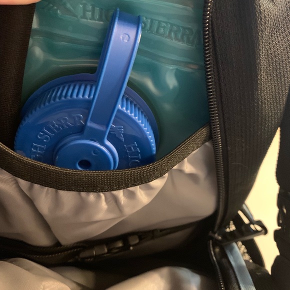 Hydration backpack - Picture 6 of 7